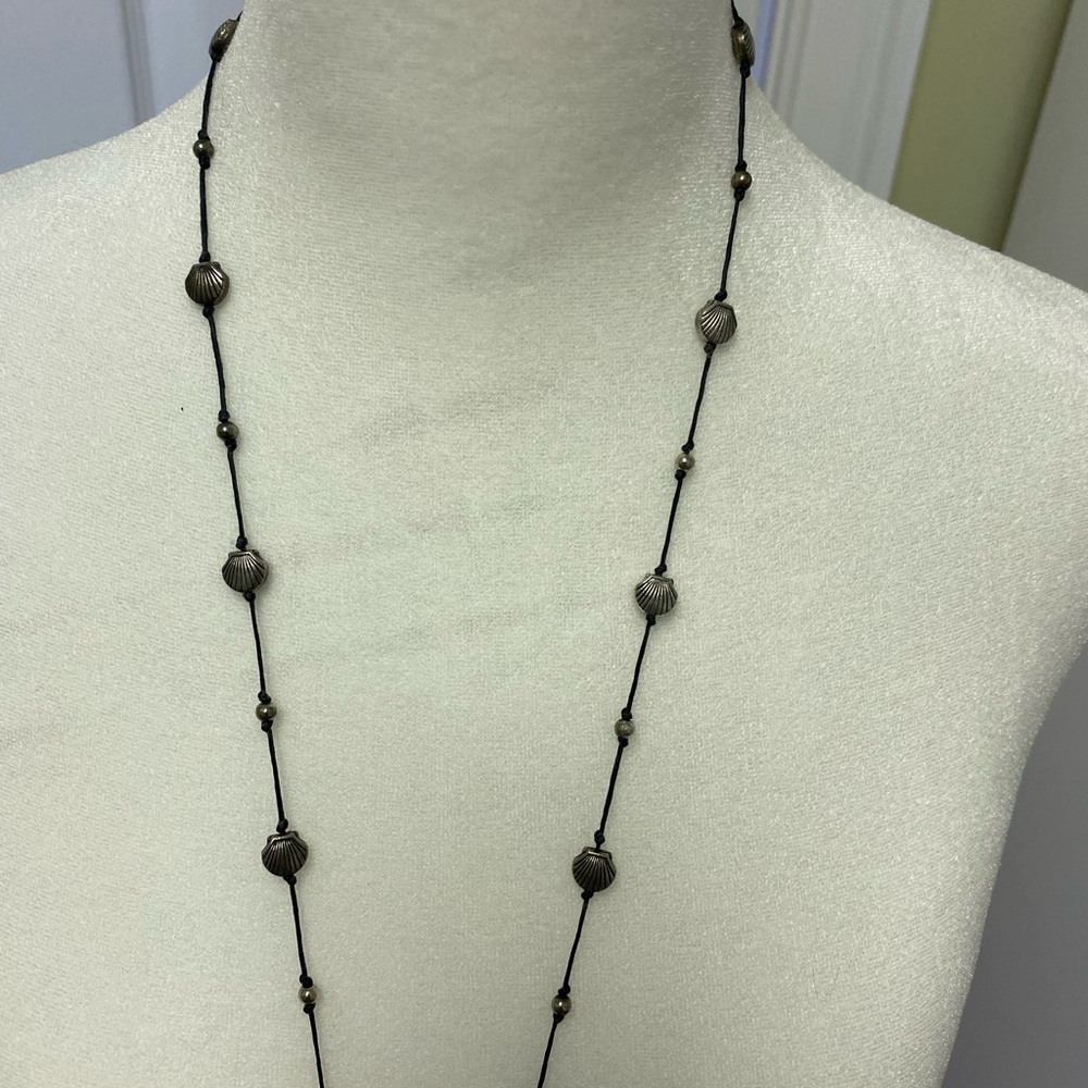 Three long necklaces in excellent condition. Rarely worn. - Picture 5 of 16